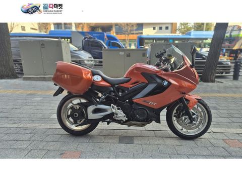 BMW F 800 GT 2013년식 년식이 무색할정도로 외관상태및 엔진상태 훌륭한 컨디션 유지하고 있는 적산거리 15,795KM 운행한 2013년식 BMW F800GT 판매합니다.