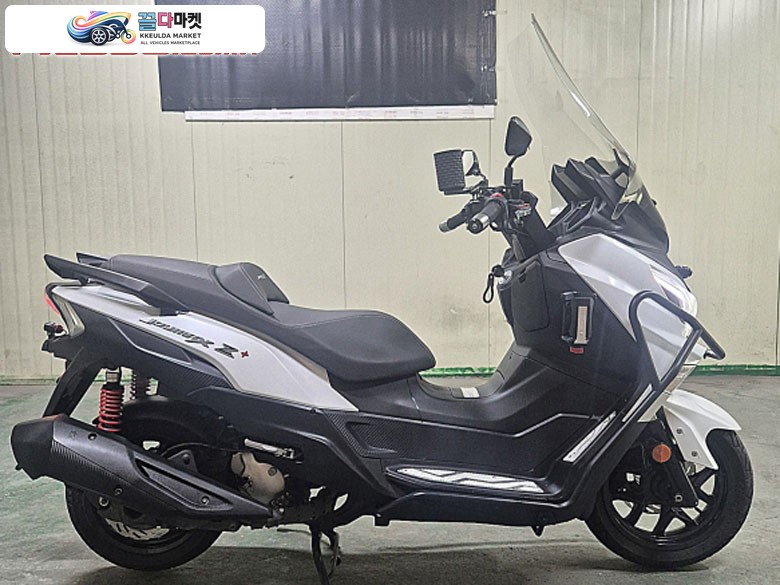 SYM 조이맥스 Z 300 플러스 ABS 2022년식 SYM 조이맥스 Z+300/22년식/4.5만km/출퇴근용/정비완/판매합니다