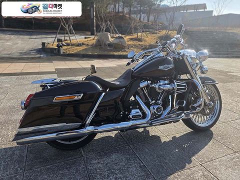 할리데이비슨 로드킹 2020년식 2020년  로드킹 클래식 (크롬) 촐로스타일 판매합니다