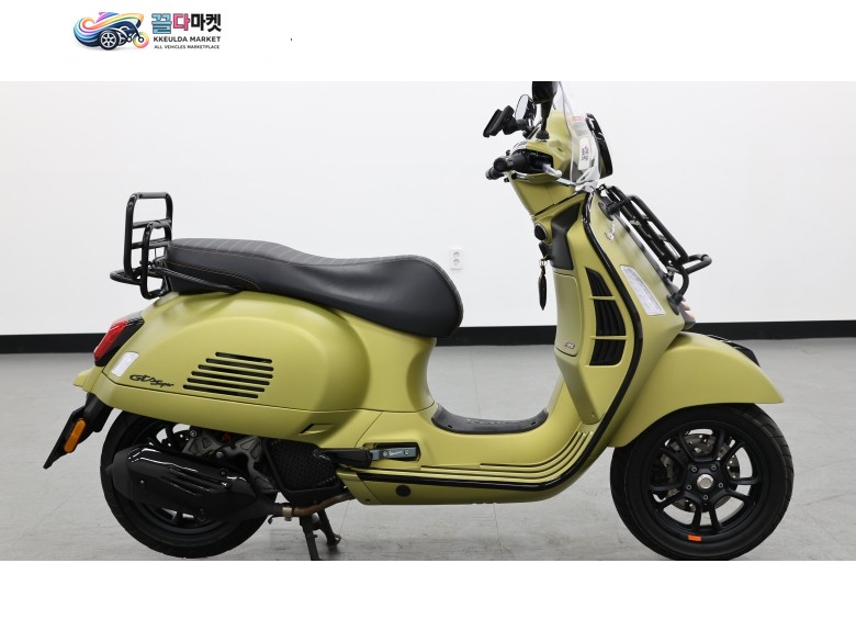 베스파 GTS 125 슈퍼스포츠 2024년식 [ 매버릭바이크 ] / 신차급 컨디션 GTS125 슈퍼스포츠 ABS 판매합니다.