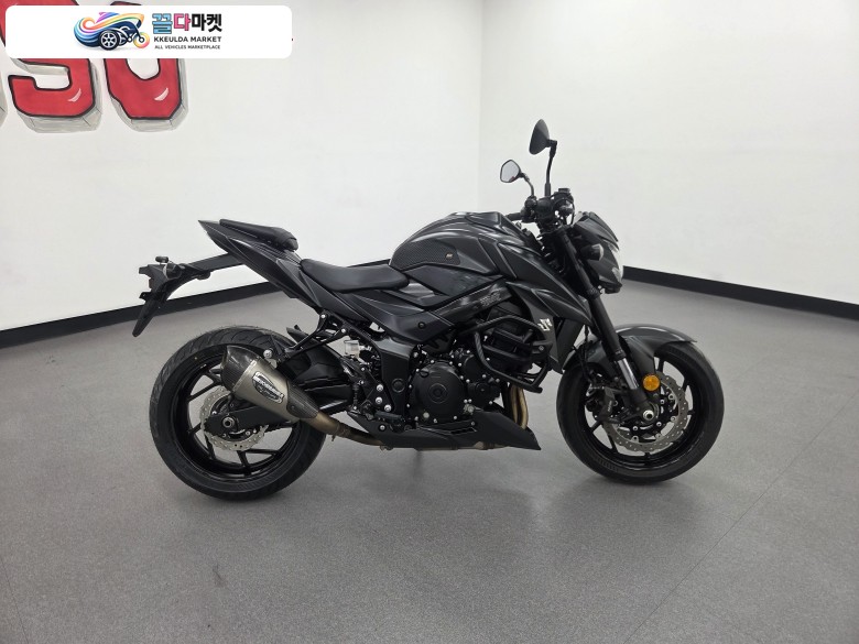 스즈끼 GSX S 750 2018년식 스즈끼 GSX-S750 40,500KM 판매합니다.
