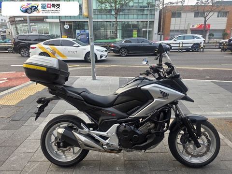 혼다 NC 750 X 2017년식 티바이크 2017년 최상급 컨디션 혼다 NC750 X 그레이 컬러 판매합니다. -카드-대차-할부-