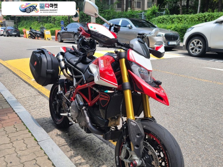두카티 하이퍼모타드 950 SP 2020년식 20년 하이퍼모타드 950sp 팝니다 (무사고무꿍 구변완 돈 찍어바른 풀옵션)