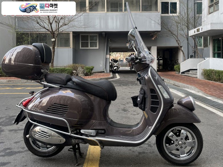 베스파 GTV 300 2012년식 베스파 GTV 300    이태리제작   팥죽이  판매합니다