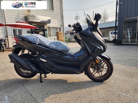 혼다 포르자 350 2026년식 [신차]HONDA 혼다 2026 포르자 350(FORZA) 스타일리시한 외관에 라이더를 배려한