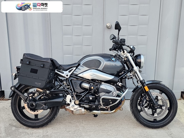 BMW R 나인 T 퓨어 2021년식 BMW R나인T 퓨어 아크라포빅 상태우수 판매합니다.