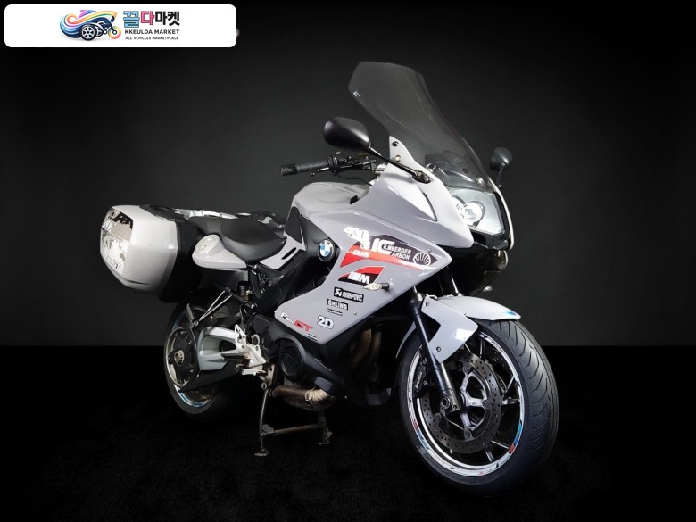 BMW F 800 GT 2015년식 [BMW 공식모델] F800GT 럭셔리 투어링 - 정품 아크라포빅 슬립온 배기 구변완료 - 무사고 관리잘된 깔끔한 홈서비스 중고매물 - 정직한 최고가 대차 및 매입을 도와드립니다.