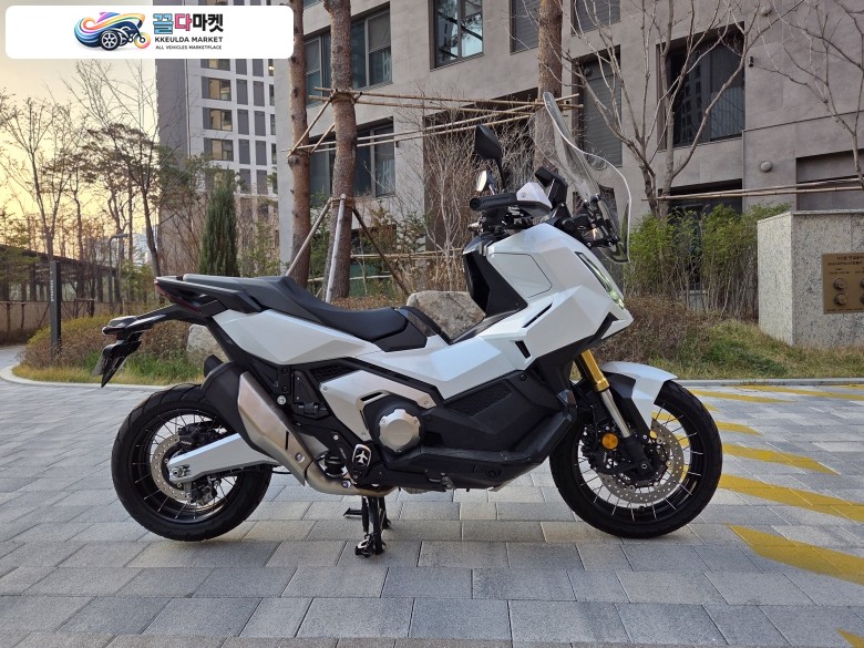 혼다 X ADV 2025년식 2025년식 혼다 XADV 750 신차급 컨디션 흰색 판매합니다.