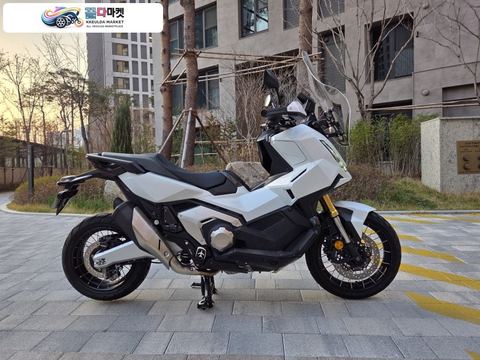 혼다 X ADV 2025년식 2025년식 혼다 XADV 750 신차급 컨디션 흰색 판매합니다.