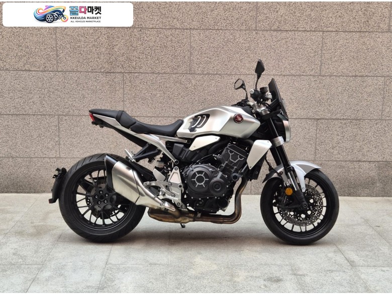 혼다 CB 1000 R 2022년식 [사용검사완] 2022 CB1000R 9천키로 판매합니다.