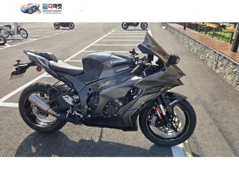 가와사키 닌자 10 R ABS 2023년식 zx10r 23년식 적은키로수 한정색상 블랙골드