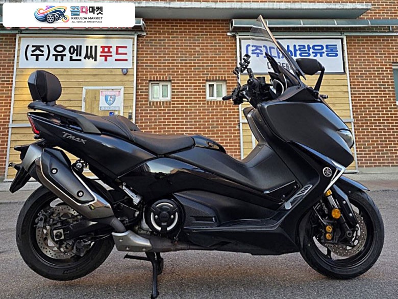 야마하 티맥스 DX 2017년식 티맥스530/2017년식/37,141km/검정/순정차량