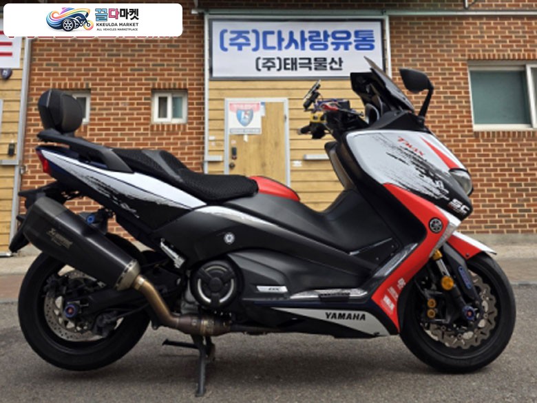 야마하 티맥스 DX 2018년식 티맥스530/18년식/41,320km/블랙아크라2구 구변완료/점검완료
