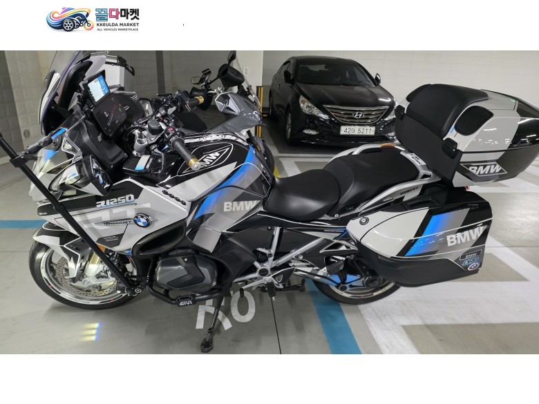 BMW R 1250 RT 2023년식 Bmw 23년4월식 R1250RT 풀옵션 판매합니다