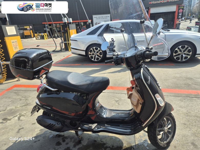 베스파 LX 125 2021년식 매우짧은 주행거리,좌우꿍있어요