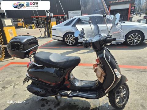베스파 LX 125 2021년식 매우짧은 주행거리,좌우꿍있어요