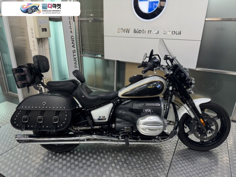 BMW R 18 클래식 2023년식 BMW R 18 Classic Option 719 미네랄 화이트 메탈릭 스폐셜 버전