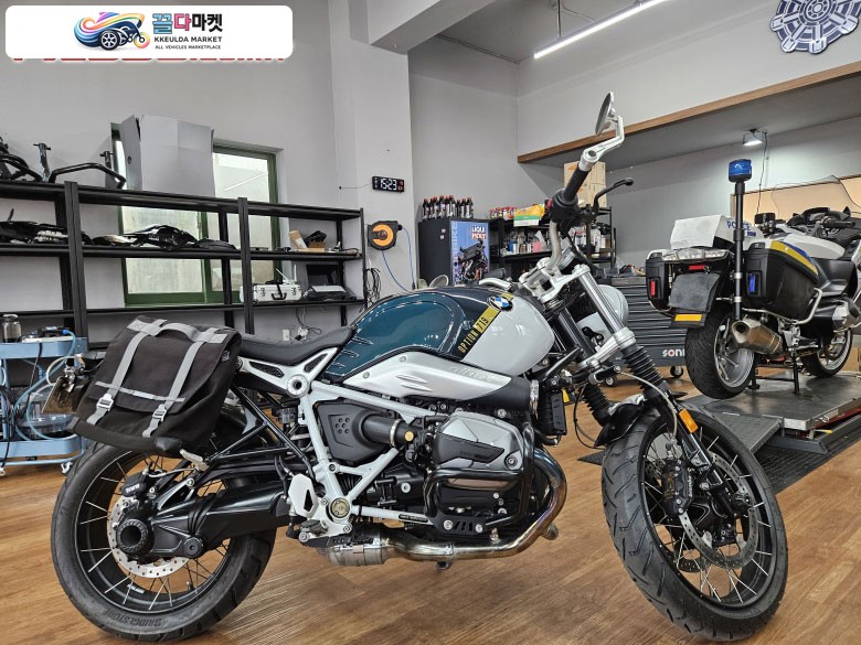 BMW R 나인 T 스크램블러 2023년식 BMW 2023년식 RNINET 스크램블러 옵션719