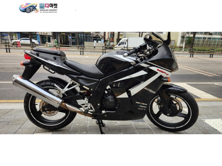 DNA모터스/대림 로드윈 VJF-I 2015년식 로드윈 VJF/I 125 소장용 1인운행차량 상태좋습니다.