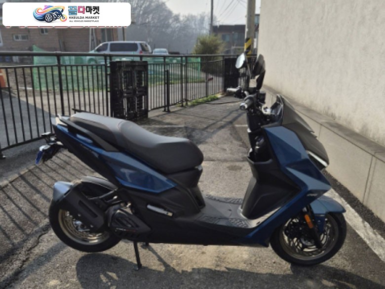 킴코 KRV 200 2025년식 킴코 KRV200  94KM주행 판매합니다.