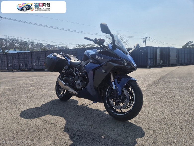 스즈끼 GSX S 1000 GT 2022년식 흔하지 않은 다크블루