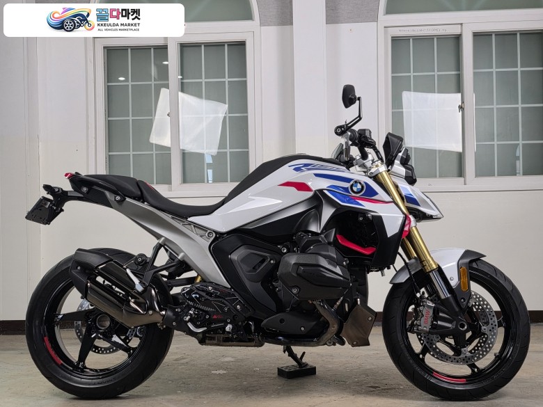 BMW R 1300 R 2026년식 ㅣ모두의바이크ㅣ 2026년식 BMW-R1300R 신차급 ㅣ판매ㅣ매입ㅣ대차ㅣ전국무료배송