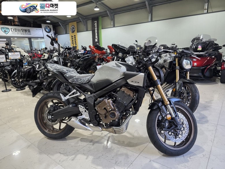 혼다 CB 650 R E 클러치 2025년식 혼다 신차도 다파는 오빠들 입니다