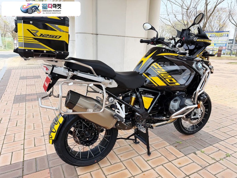 BMW R 1250 GS 어드벤처 2023년식 BMW R1250GSADV 일인신조 풀데칼(트리플블랙)2023년식 판매합니다.