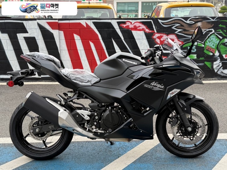 가와사키 닌자 500 R 2026년식 모토몰 - 종합바이크 쇼핑몰 / 2026년식 가와사키 닌자 500 블랙 현금할인 or 36개월 카두 무이자 / 현금할부 및 신용카드할부 /
