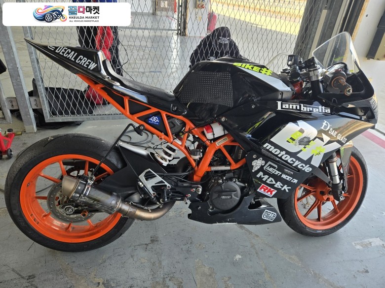KTM RC 390 2017년식 ktm rc 390 레이스 베이스 판매합니다.