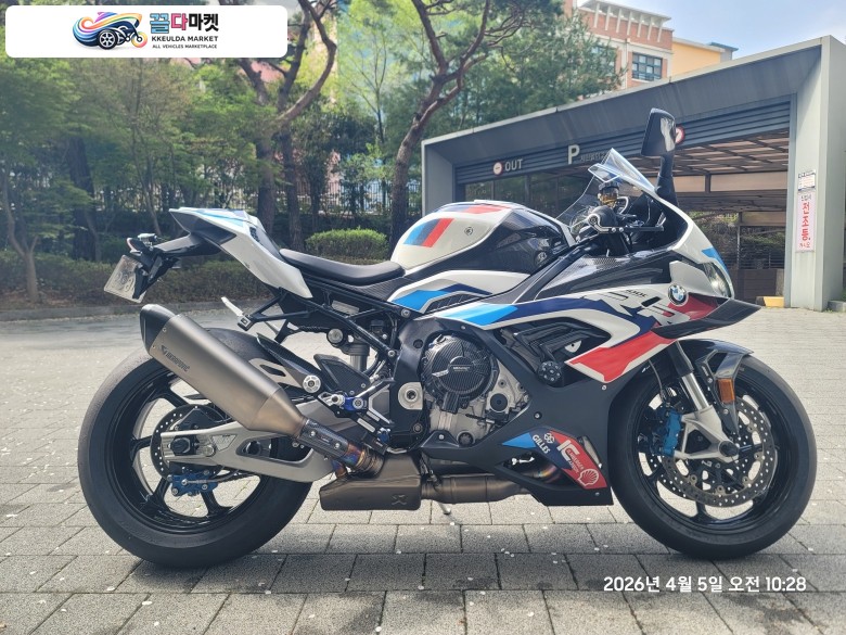 BMW M 1000 RR 2022년식 22년식 23년박스오픈 M1000RR 팝니다.