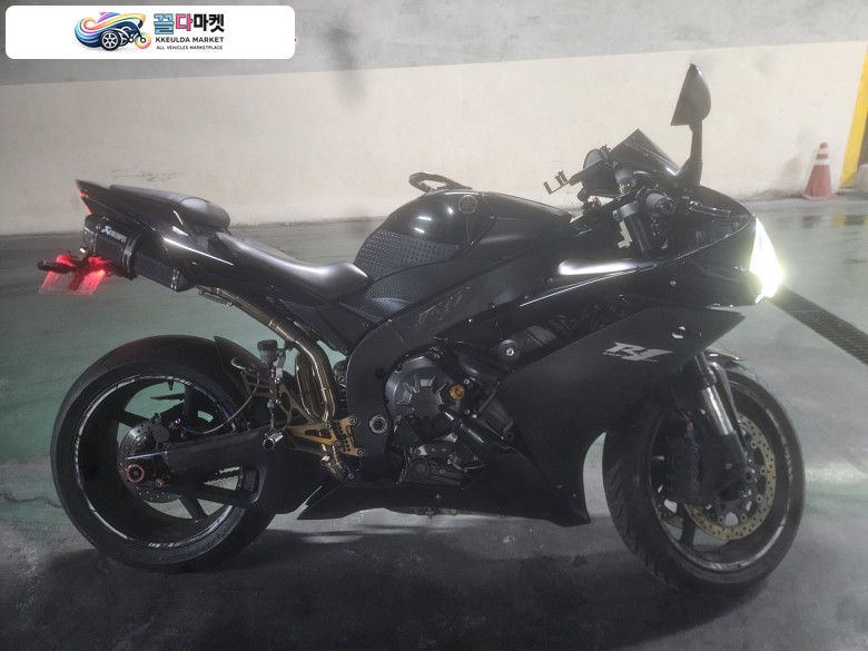 야마하 YZF R1 2008년식 야마하 r1 관리잘된 구형 판매합니다 !