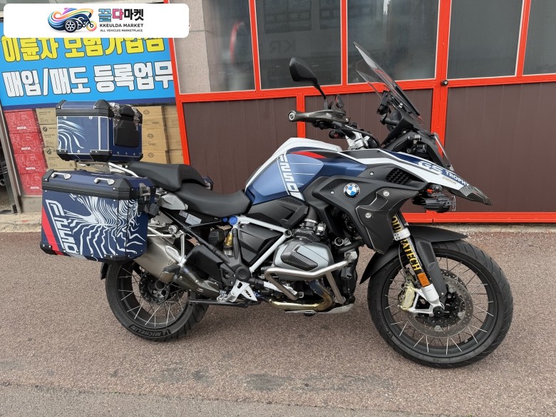 BMW R 1250 GS 2023년식 bmw r1250gs 노멀 8677km 주행(보증26년9월)판매 합니다.