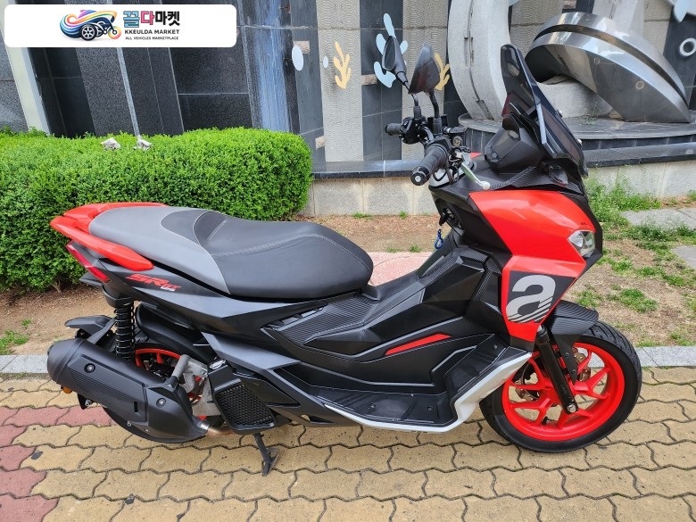 아프릴리아 SR GT 125 2023년식 아프릴리아 SR GT125 짧은 키로수