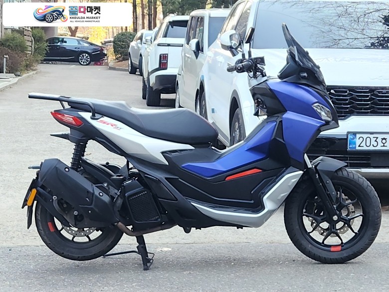 아프릴리아 SR GT 125 2023년식 신차가500만원을 호가하는 럭셔리 125클래스스쿠터
