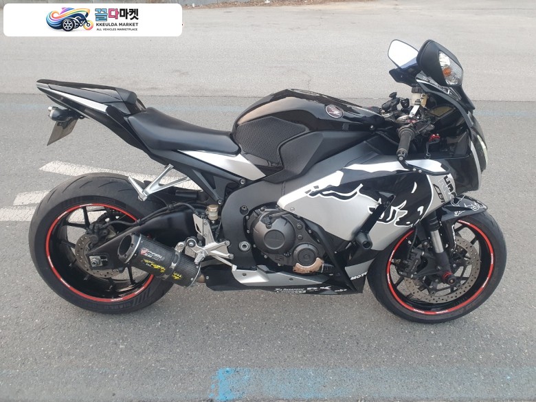 혼다 CBR 1000 RR 2015년식 CBR1000RR 2015년식 상태및 정비이력 확실한 모터사이클