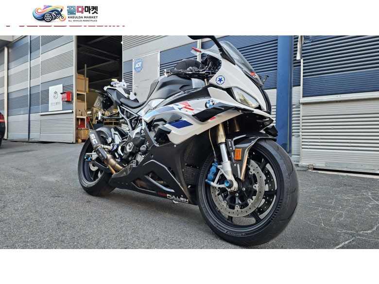 BMW S 1000 RR 2023년식 BMW S1000RR 2023년식 M패키지 팝니다.