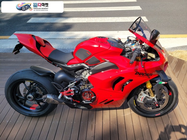 두카티 파니갈레 V4 S 2022년식 22년식 파니갈레 V4S 아크라 슬립온 구변 완료