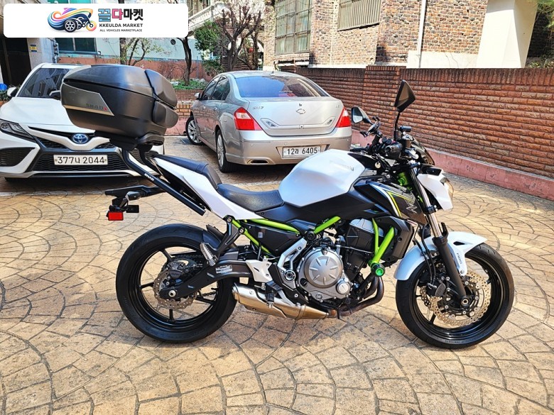 가와사키 Z 650 2017년식 무사고!!! 가와사키 Z 650 (abs) 판매합니다.17년9,391km