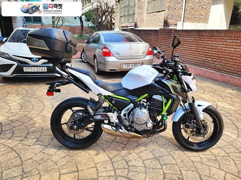 가와사키 Z 650 2017년식 무사고!!! 가와사키 Z 650 (abs) 판매합니다.17년9,391km