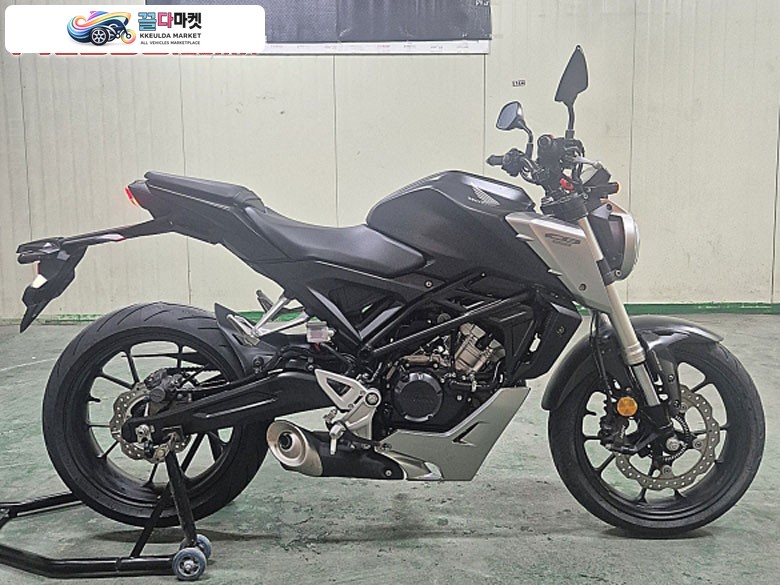 혼다 CB 125 R 2018년식 혼다 CB125R/18년식/6천KM/1인신조/입문용/출퇴근용/판매합니다