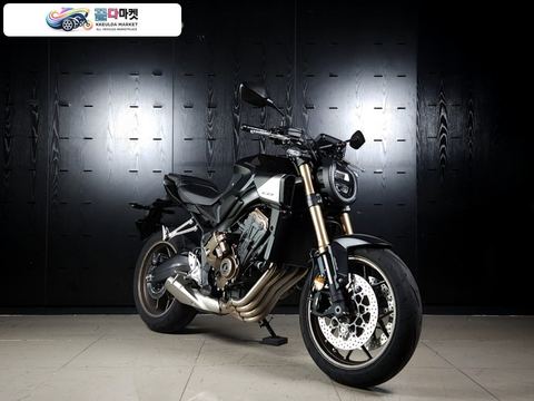 혼다 CB 650 R E 클러치 2025년식 [혼다 공식모델] CB650R ABS E-클러치 - 정품 지넷 MVR M1 2채널 블랙박스 장착 - 무사고 관리잘된 깔끔한 중고매물 - 정직한 매입과 최고가 대차를 도와드립니다