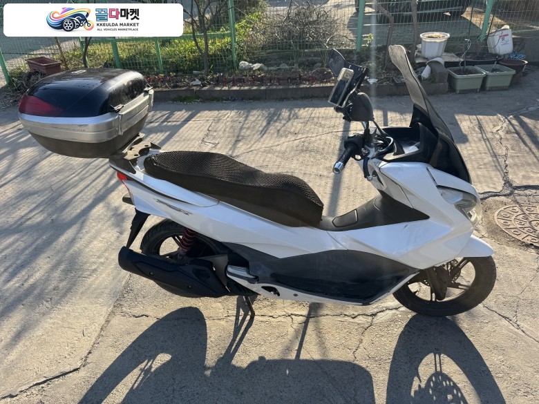 혼다 PCX 125 FI 2016년식 혼다 PCX125 16년 화이트컬러 깔끔한차량 팝니다