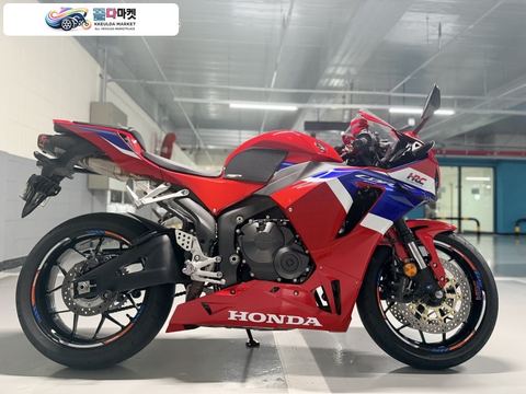 혼다 CBR 600 RR 2025년식 25년 혼다 CBR600RR 신차급 팝니다 아크라포빅 머플러 구변완료 1,700km cbr600rr 짧은키로수팝니다