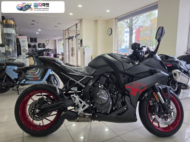 스즈끼 GSX 8 R 2026년식 2026년식 스즈키 GSX-8R 신차 판매 합니다.
