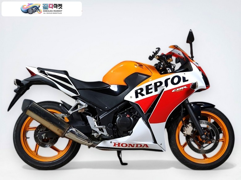 혼다 CBR 300 R 2015년식 [ HONDA ] CBR300R / 슈퍼 스포츠 / 무사고 중고 매물 / 매입 및 대차 가능 / 후불 배송 서비스