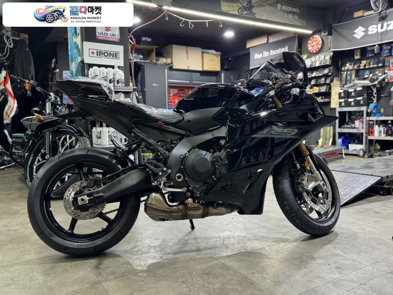 야마하 YZF R9 2026년식 2026 야마하 YZF-R9 블랙 신차 판매합니다.