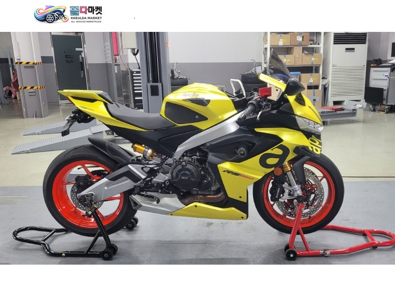 아프릴리아 RS 660 2022년식 2022년식 아프릴리아 RS660 팝니다.