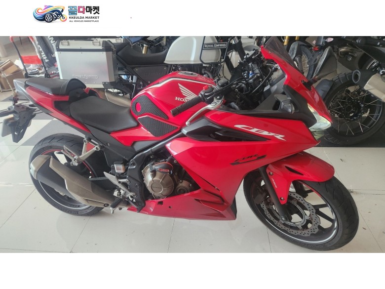혼다 CBR 500 R 2021년식 혼다 cbr500r~~2021년식 무사고 블랙박스2채널장착~