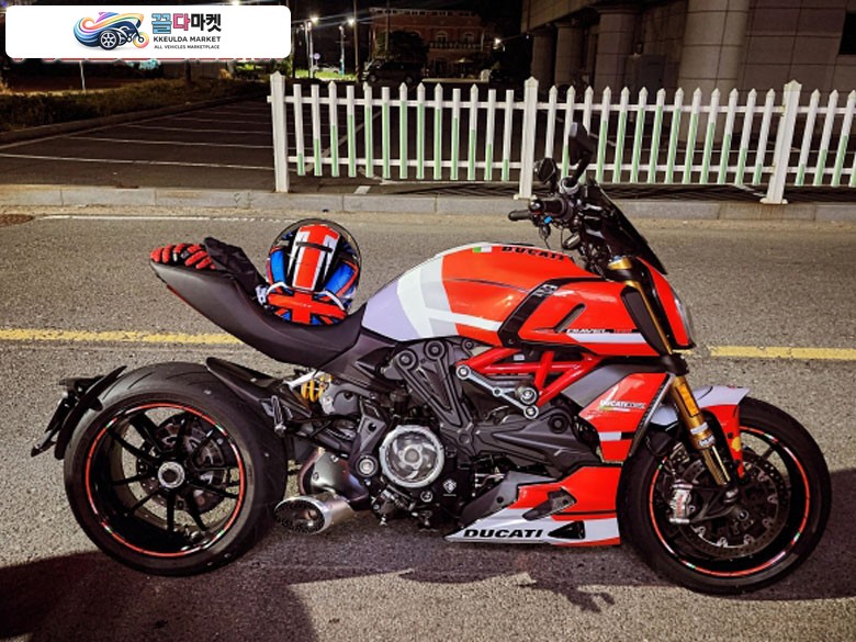 두카티 디아벨 1260 S 2020년식 광주광역시 두카티 디아벨1260S 급처합니다.떼르,클리어클러치,데칼작업